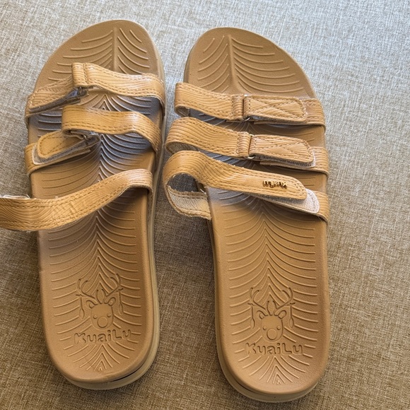 Kuailu Shoes - KUAILU NWOT Tan Triple-Strap Slide Orthotic Sandals SZ 9